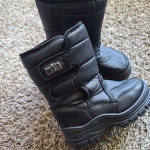 Kids  Toodlers Snow Booths